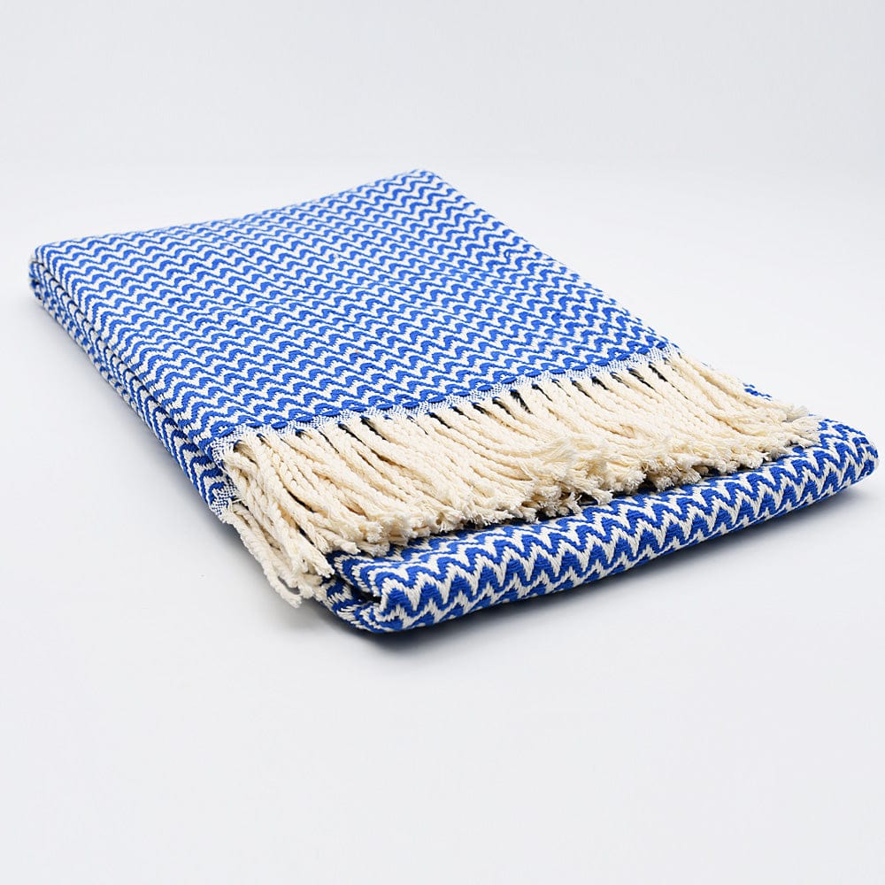 Plaid en coton bleu motifs chevrons I Artisanat du Portugal en ligne Plaid en coton "Ondas" - Bleu